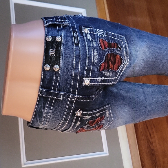 Miss Me Red Patch Signature Skinny Jeans Size 26 - Picture 3 of 16
